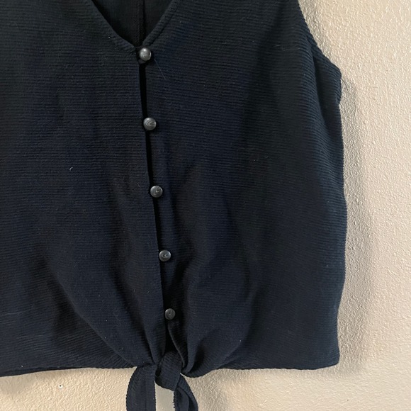 Madewell Texture & thread button front tie tank - Picture 3 of 8